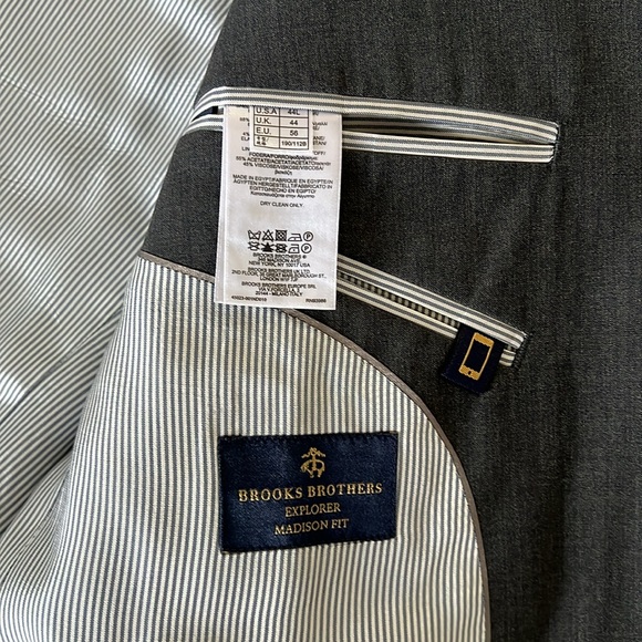 Brooks Brothers 2 piece suit - Picture 5 of 10